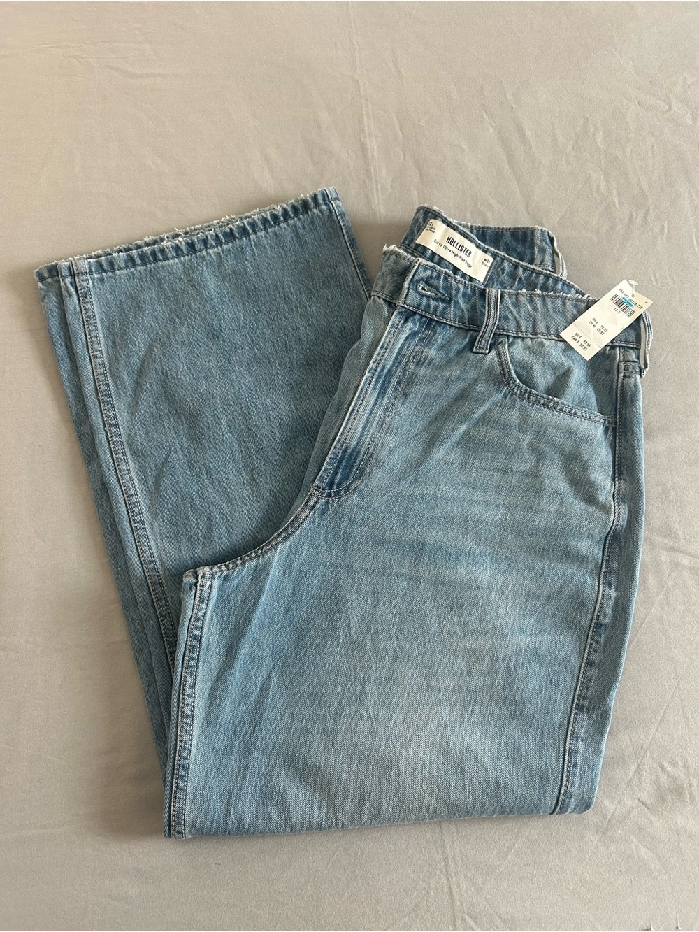 NWT Hollister Curvy Ultra High Rise Baggy Wide-Leg Jeans Light Wash Blue w31